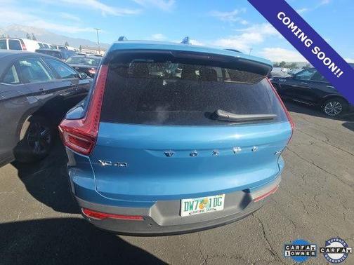 2025 Volvo XC40 B5 Plus Dark Theme