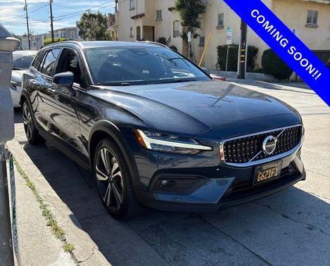 2023 Volvo V60 Cross Country B5 Plus