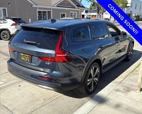 2023 Volvo V60 Cross Country B5 Plus