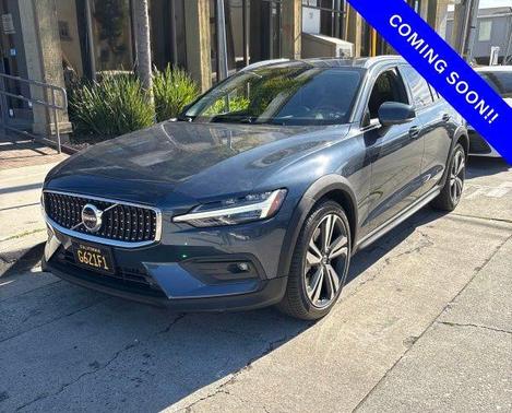 2023 Volvo V60 Cross Country B5 Plus