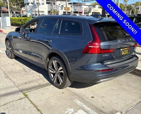 2023 Volvo V60 Cross Country B5 Plus