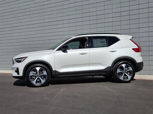 2026 Volvo XC40 B5 Plus