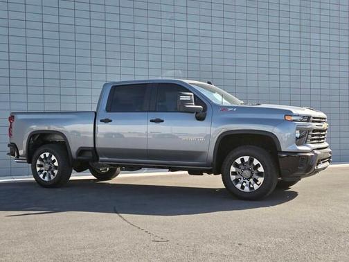 Sterling Gray Metallic 2025 Chevrolet Silverado 2500 Custom