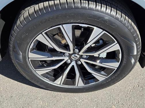 2023 Volvo XC60 B5 Core