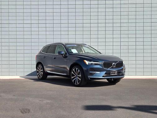 2023 Volvo XC60 Recharge Plug-In Hybrid T8 Ultimate Bright Theme