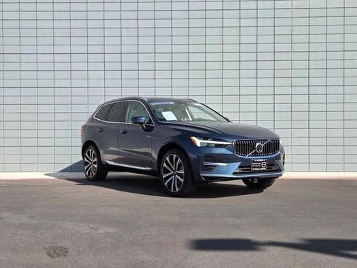 2023 Volvo XC60 Recharge Plug-In Hybrid T8 Ultimate Bright Theme