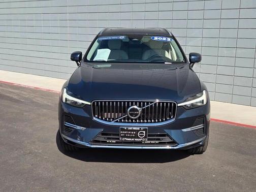 2023 Volvo XC60 Recharge Plug-In Hybrid T8 Ultimate Bright Theme