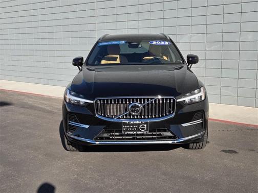 2023 Volvo XC60 Recharge Plug-In Hybrid T8 Ultimate Bright Theme