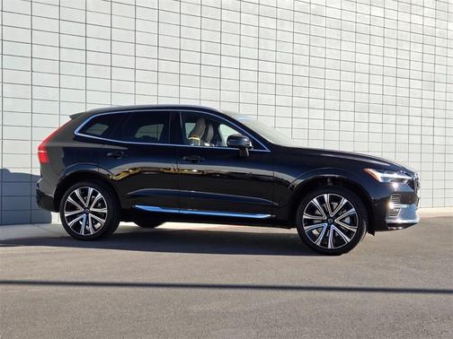 2023 Volvo XC60 Recharge Plug-In Hybrid T8 Ultimate Bright Theme