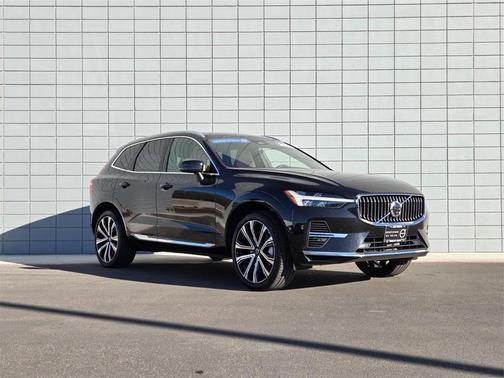 2023 Volvo XC60 Recharge Plug-In Hybrid T8 Ultimate Bright Theme