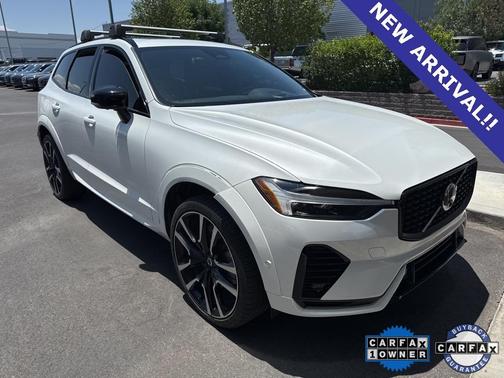2024 Volvo XC60 Recharge Plug-In Hybrid T8 Ultimate Dark Theme