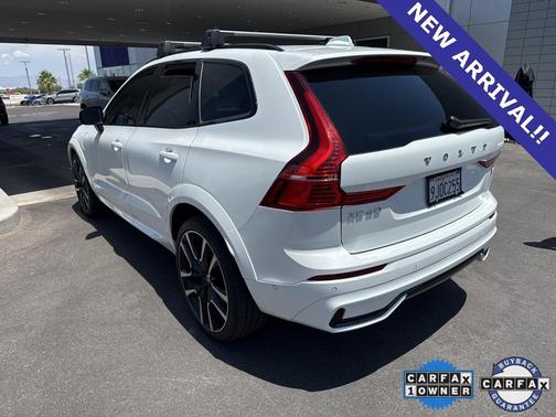 2024 Volvo XC60 Recharge Plug-In Hybrid T8 Ultimate Dark Theme