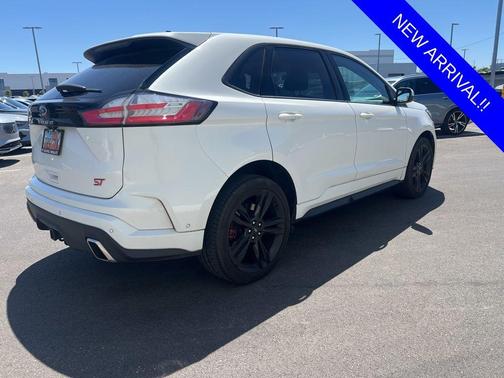 White Metallic 2024 Ford Edge ST