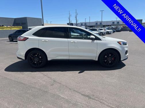 White Metallic 2024 Ford Edge ST