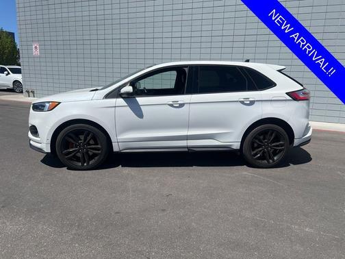 White Metallic 2024 Ford Edge ST