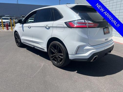 White Metallic 2024 Ford Edge ST