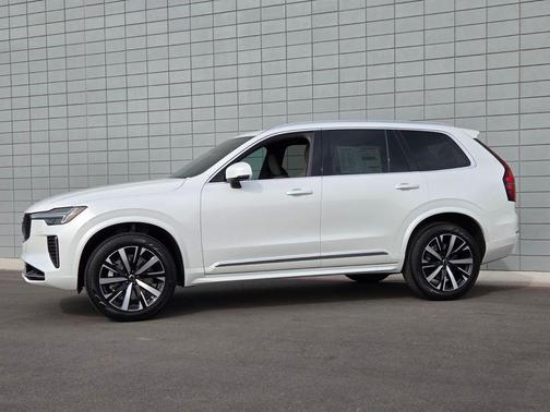 2026 Volvo XC90 B5 Core