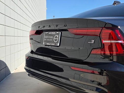 2024 Volvo S60 Recharge Plug-In Hybrid T8 Plus Black Edition