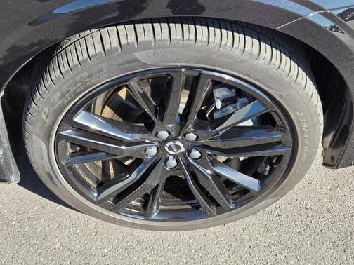 2024 Volvo S60 Recharge Plug-In Hybrid T8 Plus Black Edition