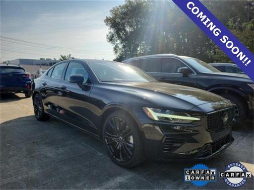 2024 Volvo S60 Recharge Plug-In Hybrid T8 Plus Black Edition