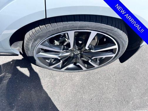 Gray Metallic 2024 Volvo XC60 Recharge Plug-In Hybrid T8 Ultimate Dark Theme