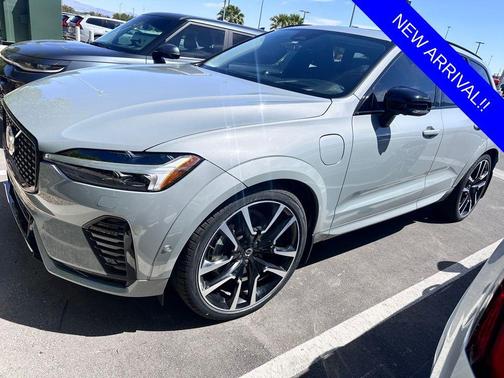 Gray Metallic 2024 Volvo XC60 Recharge Plug-In Hybrid T8 Ultimate Dark Theme