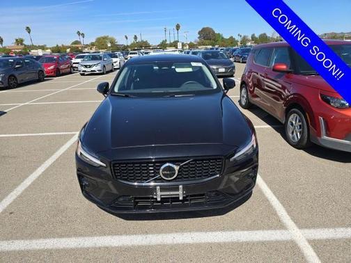 2025 Volvo S60 B5 Plus