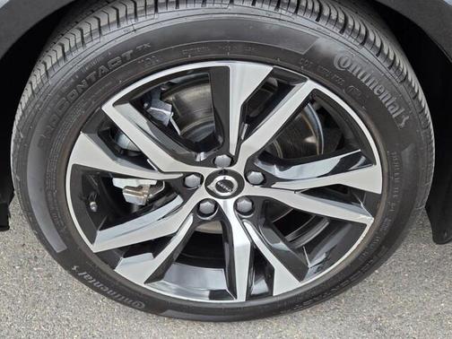 2025 Volvo S60 B5 Plus