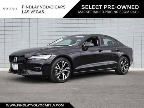 Onyx Black Metallic 2025 Volvo S60 B5 Plus