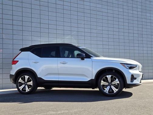 2023 Volvo XC40 Recharge Pure Electric Twin Plus