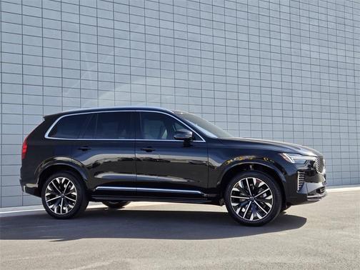 2025 Volvo XC90 B5 Core