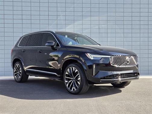 2025 Volvo XC90 B5 Core