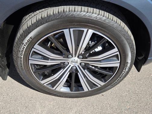 2023 Volvo XC60 B5 Plus Bright Theme