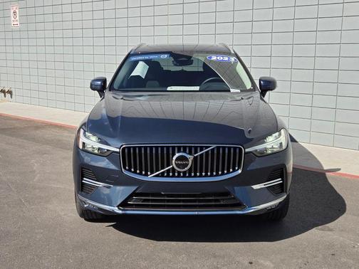 2023 Volvo XC60 B5 Plus Bright Theme