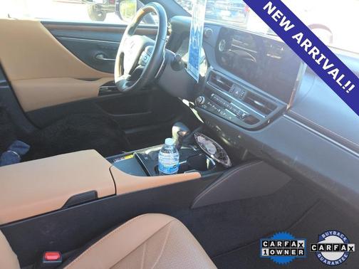 2025 Lexus ES 300h Luxury