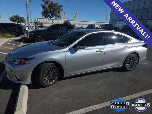 2025 Lexus ES 300h Luxury