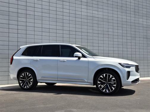 2025 Volvo XC90 B6 Plus 7-Seater