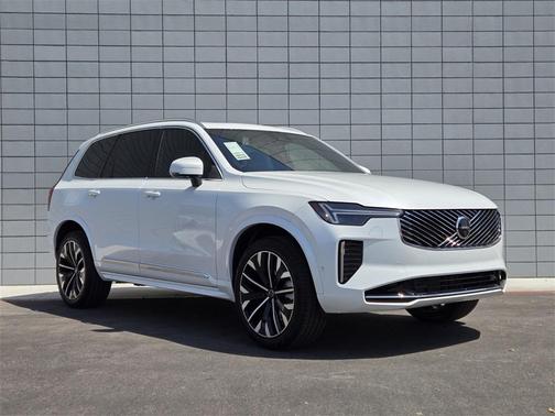 2025 Volvo XC90 B6 Plus 7-Seater