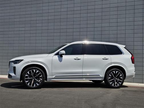 2025 Volvo XC90 B6 Plus 7-Seater