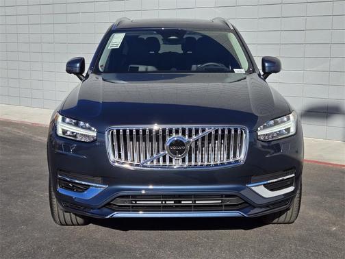 2025 Volvo XC90 Plug-In Hybrid T8 Ultra 6-Seater