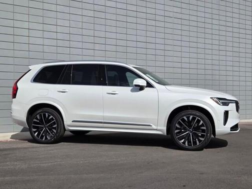 2026 Volvo XC90 B6 Plus 7-Seater