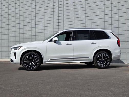 Crystal White Pearl 2026 Volvo XC90 B6 Plus 7-Seater