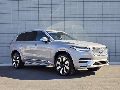 2023 Volvo XC90 Recharge Plug-In Hybrid T8 Ultimate Bright Theme 7-Seater