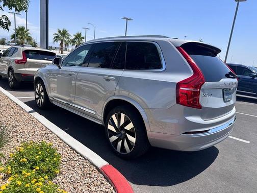 2023 Volvo XC90 Recharge Plug-In Hybrid T8 Ultimate Bright Theme 7-Seater