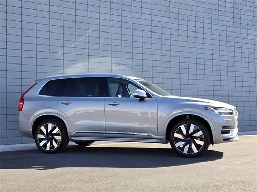 2023 Volvo XC90 Recharge Plug-In Hybrid T8 Ultimate Bright Theme 7-Seater