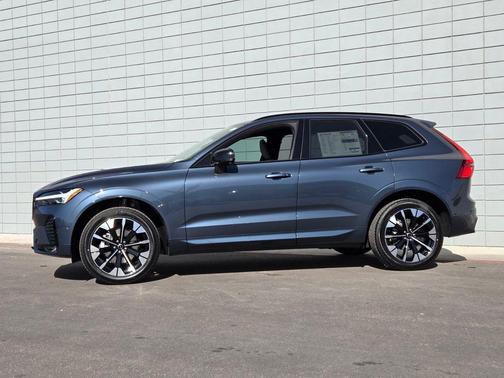 Denim Blue Metallic 2026 Volvo XC60 B5 Plus