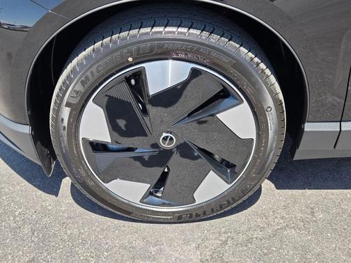 Onyx Black Metallic 2026 Volvo EX30 Twin Motor Plus