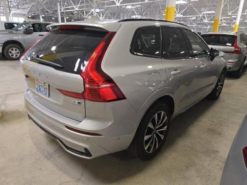 2025 Volvo XC60 B5 Plus