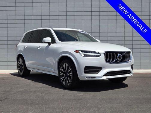 Crystal White Metallic 2022 Volvo XC90 T5 Momentum 7 Passenger
