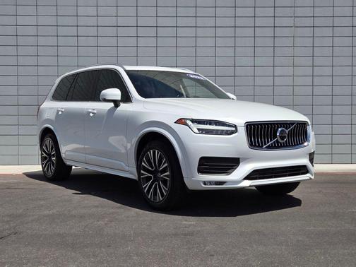 Crystal White Metallic 2022 Volvo XC90 T5 Momentum 7 Passenger